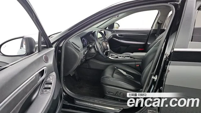 2022 Hyundai Sonata Hybrid (DN8) Premium Plus Sold VIN KMHL241JBNA050147 – exterior detail