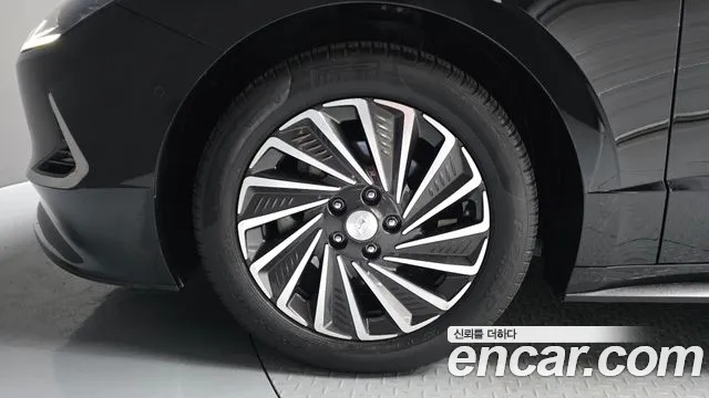 2023 Hyundai Sonata Hybrid (DN8) Premium Plus Sold VIN KMHL241JBPA063144 – trunk area 2023 Hyundai Sonata Hybrid (DN8) Premium Plus Sold VIN KMHL241JBPA063144 – trunk area