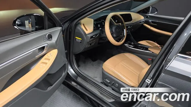 2020 Hyundai Sonata (DN8) 1.6 Turbo Sold VIN KMHL3412BLA069990 – trunk area