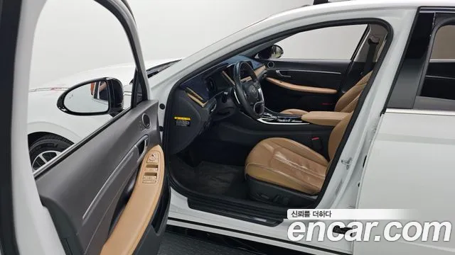 2020 Hyundai Sonata (DN8) 1.6 Turbo Sold VIN KMHL3412BLA077426 – interior seats