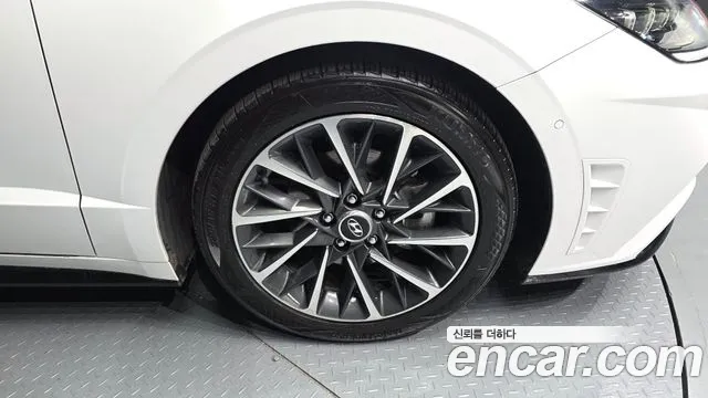 2021 Hyundai Sonata (Dn8) 1.6 Turbo Sold VIN KMHL3412BMA114172 – front exterior