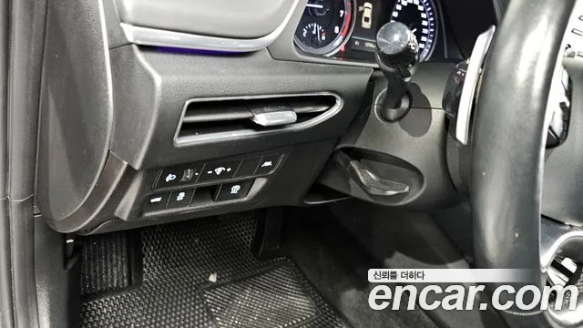 2022 Hyundai Sonata (DN8) 2.0 LPG(rental car) Sold VIN KMHL341DBNA205271 – interior seats