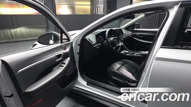 2023 Hyundai Sonata (DN8) 2.0 LPG(rental car) Sold VIN KMHL341DBPA290730 – interior seats