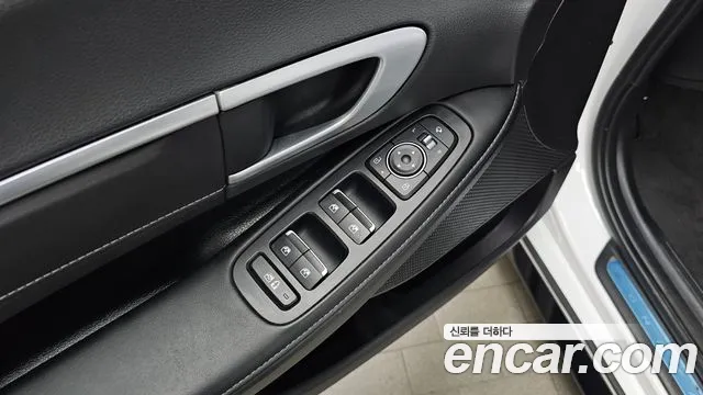 2024 Hyundai Sonata The Edge (DN8) 2.0 LPG Sold VIN KMHL341DBRA411358 – interior seats