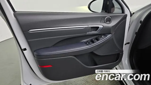 2021 Hyundai Sonata Hybrid (DN8) Inspiration Sold VIN KMHL341JBMA013390 – rear exterior