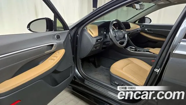 2021 Hyundai Sonata Hybrid (DN8) Inspiration Sold VIN KMHL341JBMA027023 – rear exterior