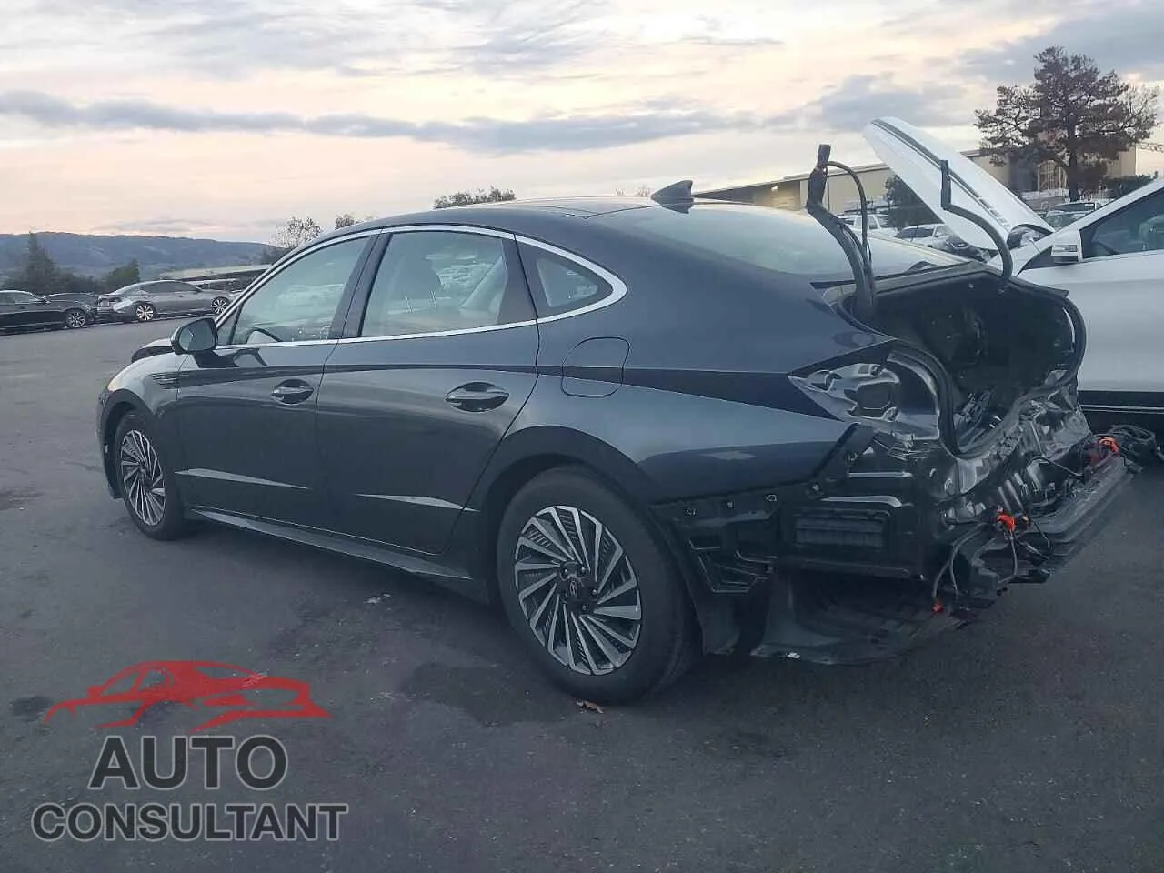 2025 HYUNDAI SONATA Damaged VIN KMHL54JJ1SA109508 – rear exterior