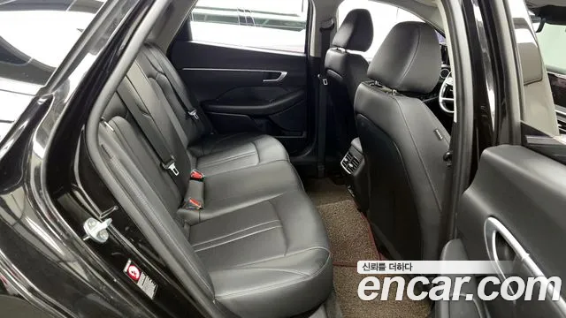 2020 Hyundai Sonata (DN8) 1.6 Turbo Sold VIN KMHL6412BLA062756 – trunk area