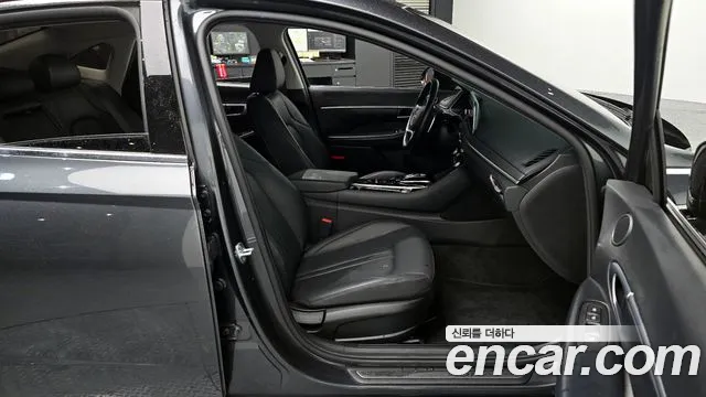2020 Hyundai Sonata (DN8) 1.6 Turbo Sold VIN KMHL6412BLA100514 – engine bay