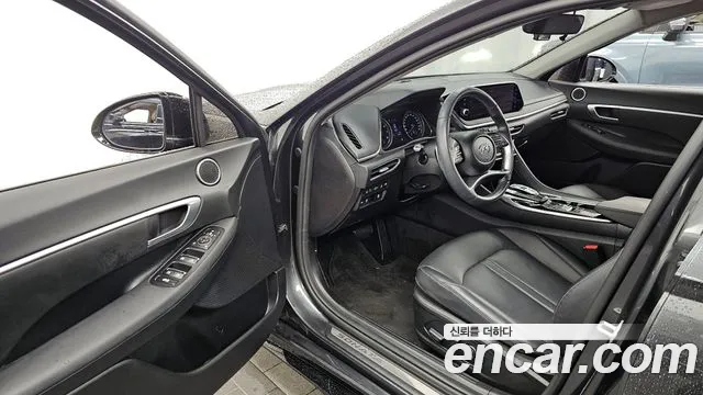 2021 Hyundai Sonata (DN8) 1.6 Turbo Sold VIN KMHL6412BMA130047 – interior seats