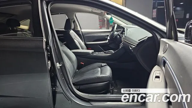 2021 Hyundai Sonata (DN8) 1.6 Turbo Sold VIN KMHL6412BMA154552 – rear exterior