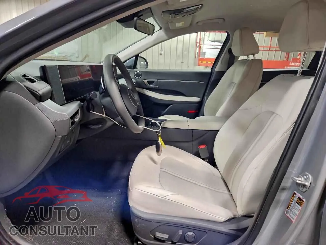 2024 HYUNDAI SONATA Damaged VIN KMHL64JAXRA396984 – exterior detail 2024 HYUNDAI SONATA Damaged VIN KMHL64JAXRA396984 – exterior detail