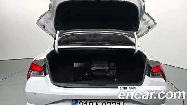 2023 Hyundai Avante (CN7) 1.6 LPi (Rental Car) Sold VIN KMHLM41ABPU465544 – interior seats
