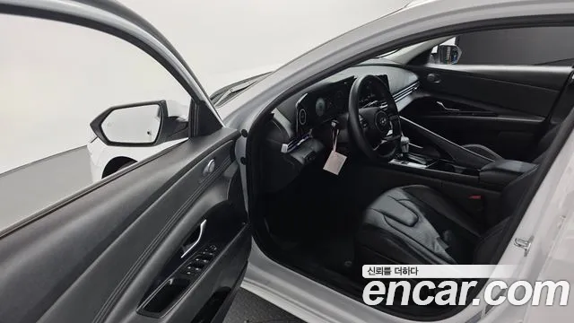2021 Hyundai Avante (CN7) 1.6 Sold VIN KMHLM41EEMU021541 – dashboard