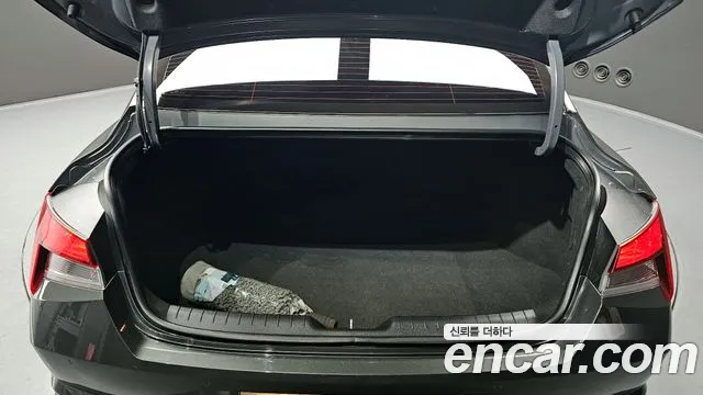 2021 Hyundai Avante (CN7) 1.6 Sold VIN KMHLM41EEMU203883 – exterior detail 2021 Hyundai Avante (CN7) 1.6 Sold VIN KMHLM41EEMU203883 – exterior detail