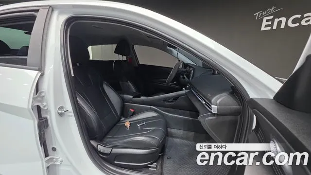 2022 Hyundai Avante (CN7) 1.6 Sold VIN KMHLM41EENU257378 – interior seats
