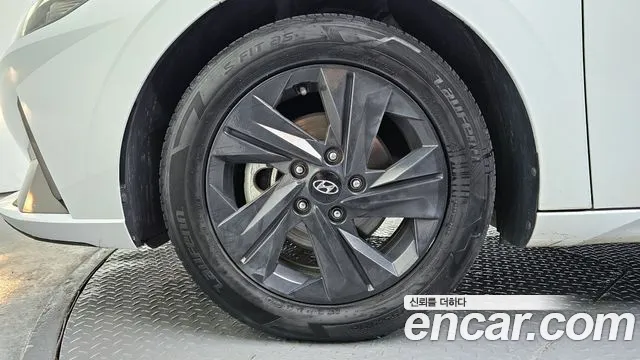 2022 Hyundai Avante Hybrid (Cn7) Modern Sold VIN KMHLM41JGNU023123 – front exterior 2022 Hyundai Avante Hybrid (Cn7) Modern Sold VIN KMHLM41JGNU023123 – front exterior