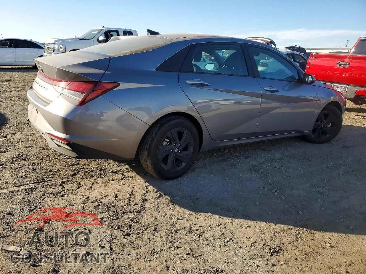 2022 HYUNDAI ELANTRA Damaged VIN KMHLM4AG3NU218918 – side profile 2022 HYUNDAI ELANTRA Damaged VIN KMHLM4AG3NU218918 – side profile