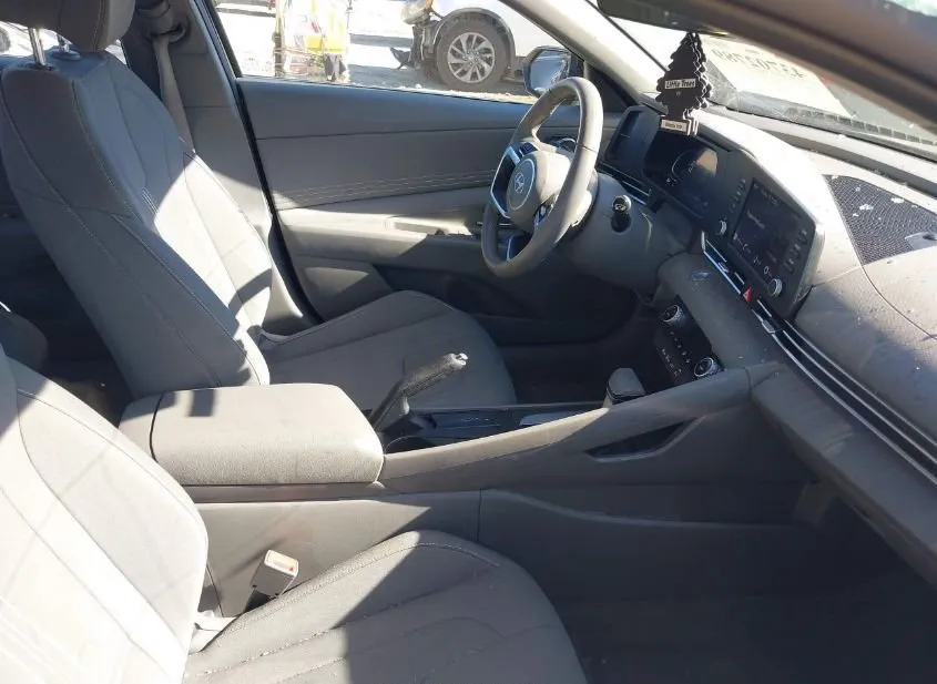 2025 HYUNDAI Elantra Used VIN KMHLM4DG4SU986933 – odometer reading