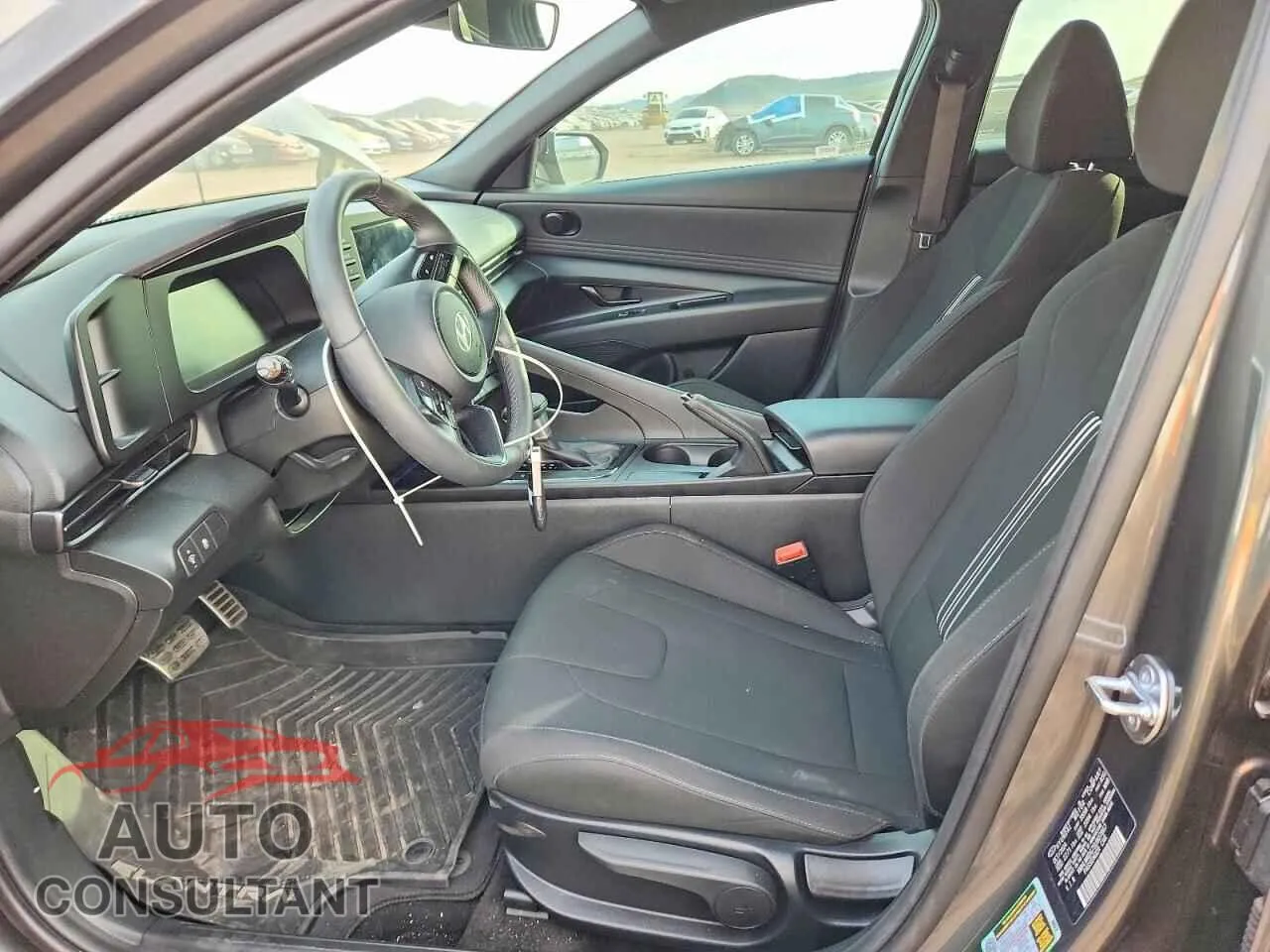 2025 HYUNDAI ELANTRA Damaged VIN KMHLM4DG7SU907867 – exterior detail 2025 HYUNDAI ELANTRA Damaged VIN KMHLM4DG7SU907867 – exterior detail