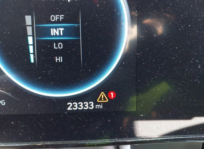 2024 HYUNDAI Elantra Used VIN KMHLM4DG8RU837015 – engine bay 2024 HYUNDAI Elantra Used VIN KMHLM4DG8RU837015 – engine bay