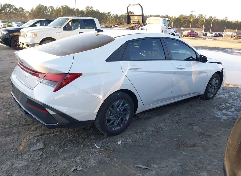2024 HYUNDAI Elantra Used VIN KMHLM4DG8RU837015 – photo 18 2024 HYUNDAI Elantra Used VIN KMHLM4DG8RU837015 – photo 18
