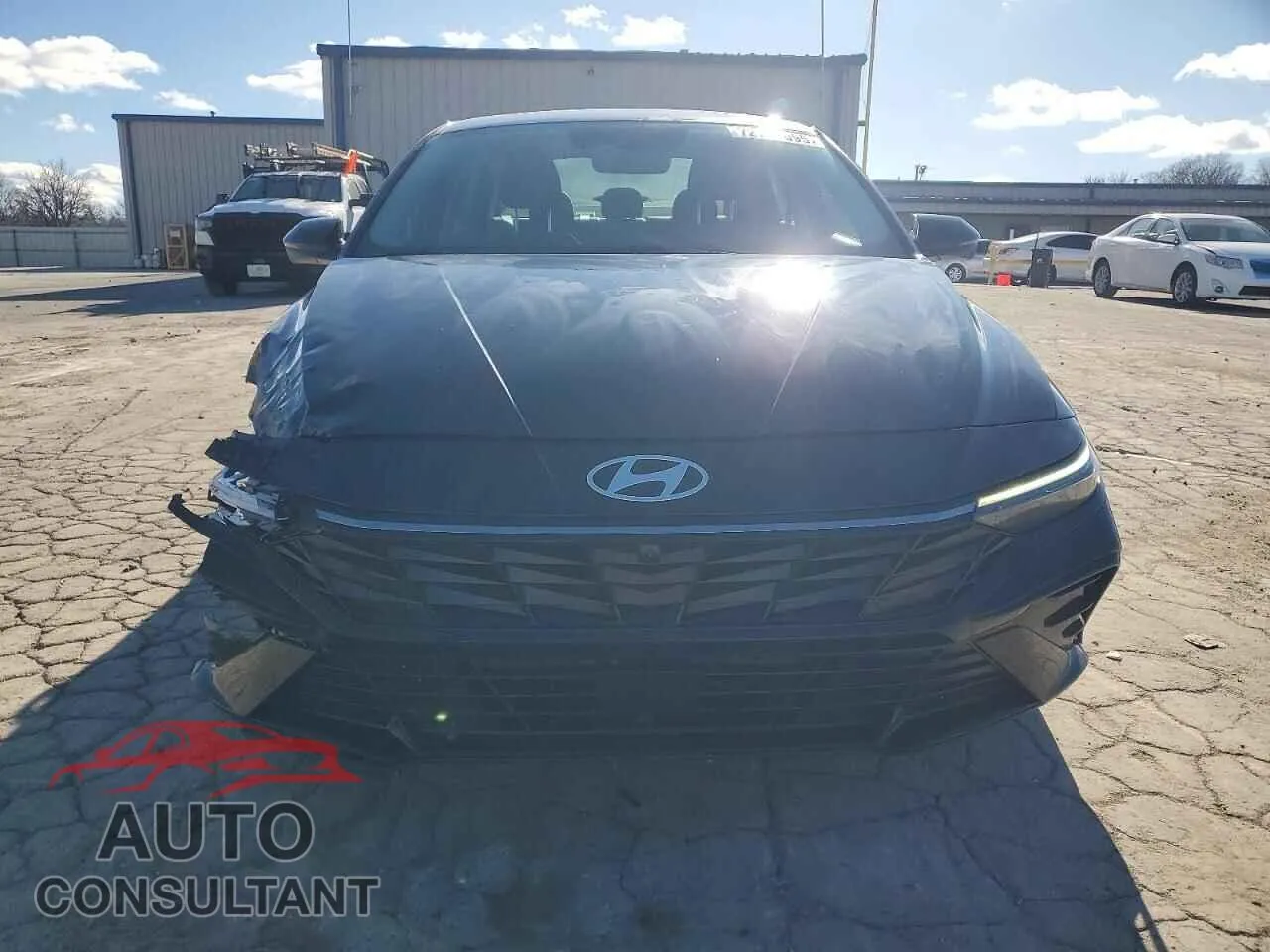 2024 HYUNDAI ELANTRA Damaged VIN KMHLP4DG7RU662778 – interior seats