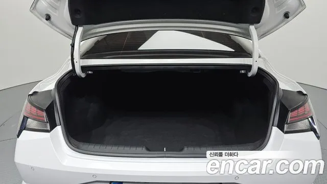 2021 Hyundai Avante (CN7) 1.6 Sold VIN KMHLR41EEMU002930 – exterior detail