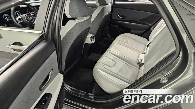 2021 Hyundai Avante (CN7) 1.6 Sold VIN KMHLR41EEMU097717 – interior seats 2021 Hyundai Avante (CN7) 1.6 Sold VIN KMHLR41EEMU097717 – interior seats