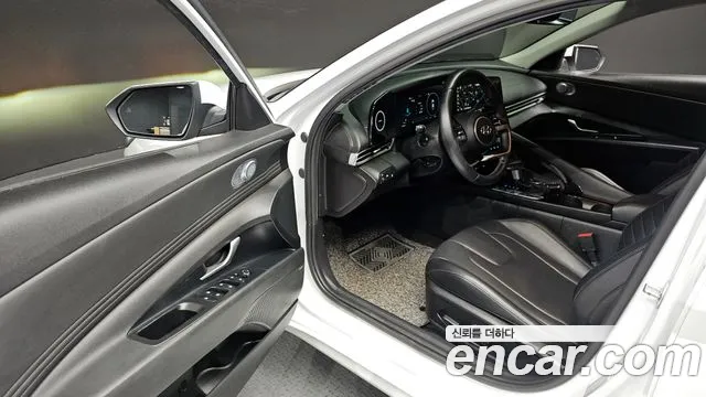 2021 Hyundai Avante (CN7) 1.6 Sold VIN KMHLR41EEMU235305 – rear exterior
