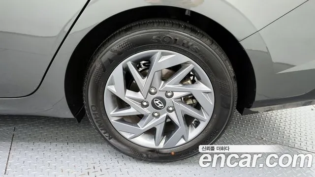 2024 Hyundai The New Avante (CN7) 1.6 Sold VIN KMHLR41EERU722183 – exterior detail 2024 Hyundai The New Avante (CN7) 1.6 Sold VIN KMHLR41EERU722183 – exterior detail