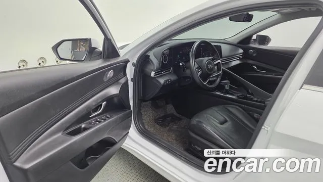 2021 Hyundai Avante Hybrid (CN7) Inspiration Sold VIN KMHLR41JGMU002932 – interior seats 2021 Hyundai Avante Hybrid (CN7) Inspiration Sold VIN KMHLR41JGMU002932 – interior seats