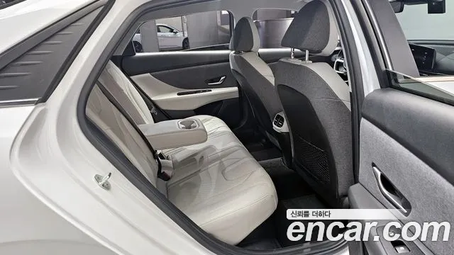 2021 Hyundai Avante Hybrid (CN7) Inspiration Sold VIN KMHLR41JGMU008176 – trunk area