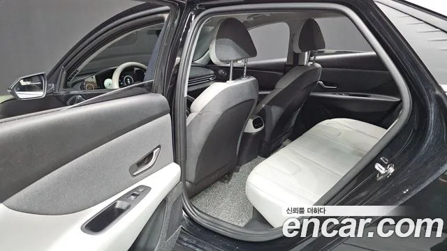 2021 Hyundai Avante Hybrid (CN7) Inspiration Sold VIN KMHLR41JGMU008528 – interior seats 2021 Hyundai Avante Hybrid (CN7) Inspiration Sold VIN KMHLR41JGMU008528 – interior seats