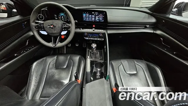 2022 Hyundai Avante (CN7) 2.0 N Sold VIN KMHLW41KANU001863 – interior seats
