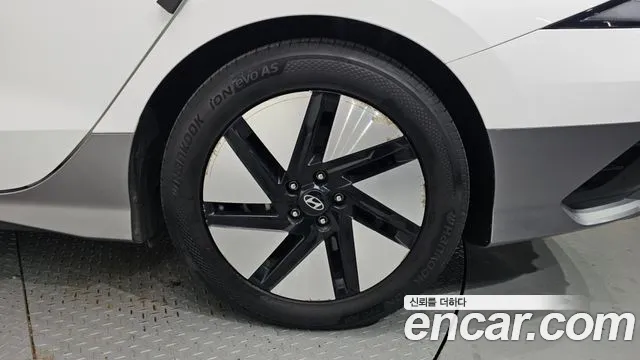 2023 Hyundai Ioniq 6 Long Range Sold VIN KMHM241AFPA002480 – photo 13