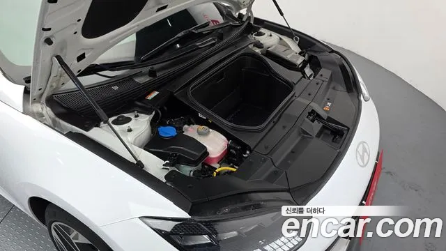 2025 Hyundai Ioniq 6 Long Range Sold VIN KMHM241AFSA085630 – interior seats