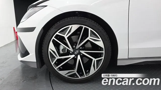 2025 Hyundai Ioniq 6 Long Range Sold VIN KMHM241AFSA085630 – photo 13