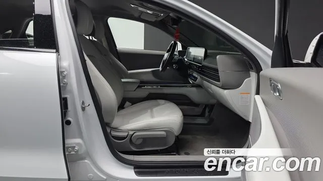 2023 Hyundai Ioniq 6 Long Range Sold VIN KMHM341AFPA013166 – interior seats 2023 Hyundai Ioniq 6 Long Range Sold VIN KMHM341AFPA013166 – interior seats