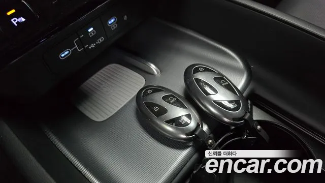 2023 Hyundai Grandeur Hybrid (GN7) Premium Sold VIN KMHN1411BPA022295 – interior seats