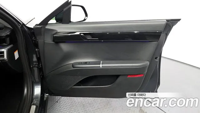 2023 Hyundai Grandeur Hybrid (GN7) Exclusive Sold VIN KMHN2411BPA006359 – interior seats