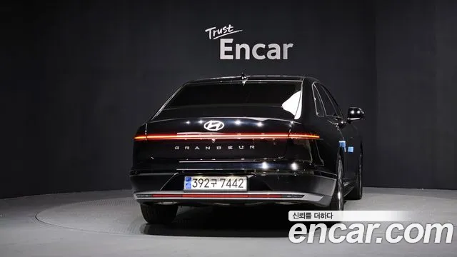 2024 Hyundai Grandeur Hybrid (GN7) Exclusive Sold VIN KMHN2411BRA062475 – interior seats