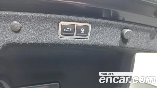 2024 Hyundai Grandeur Hybrid (GN7) Exclusive Sold VIN KMHN2411BRA067849 – trunk area