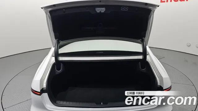 2024 Hyundai Grandeur Hybrid (GN7) Exclusive Sold VIN KMHN2411BRA069012 – exterior detail