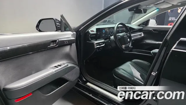2023 Hyundai Grandeur (GN7) 3.5 Gasoline 2WD Sold VIN KMHN241EBPA039744 – interior seats