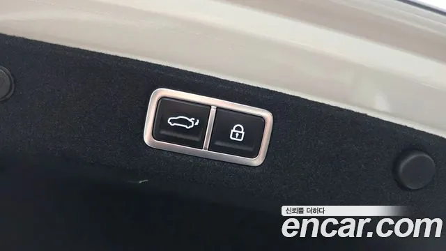 2023 Hyundai Grandeur Hybrid (GN7) Calligraphy Sold VIN KMHN3411BPA028687 – dashboard