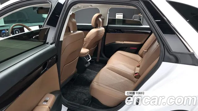 2023 Hyundai Grandeur Hybrid (GN7) Calligraphy Sold VIN KMHN3411BPA037076 – interior seats