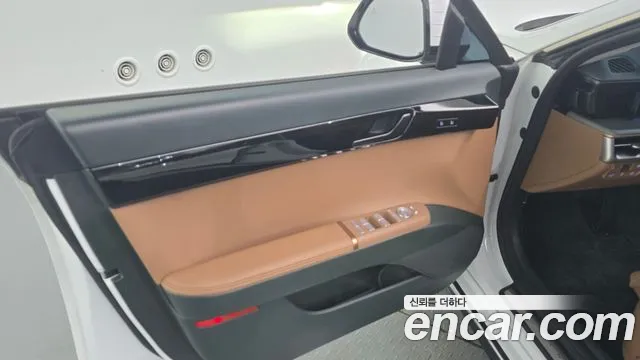 2023 Hyundai Grandeur Hybrid (GN7) Calligraphy Sold VIN KMHN3411BPA044772 – interior seats