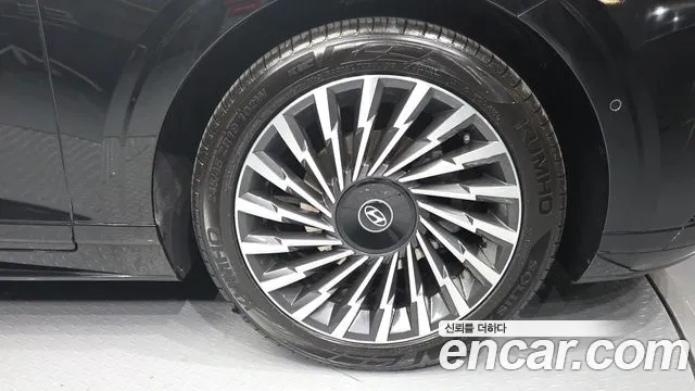 2023 Hyundai Grandeur Hybrid (GN7) Calligraphy Sold VIN KMHN3411BPA054619 – trunk area