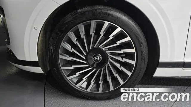 2023 Hyundai Grandeur Hybrid (GN7) Calligraphy Sold VIN KMHN3411BPA060523 – exterior detail